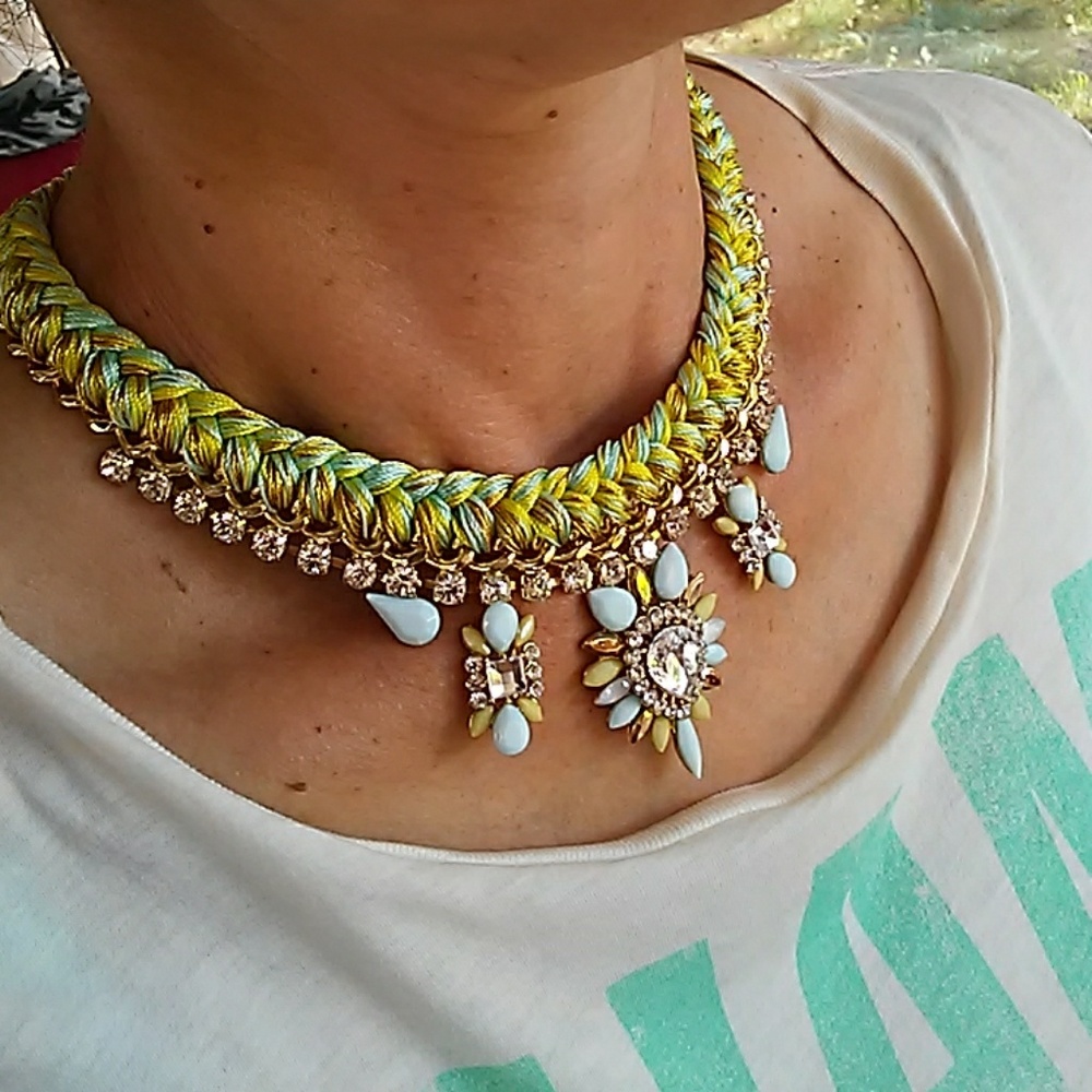 STATEMENT NECKLACE! - Picture 1 of 8
